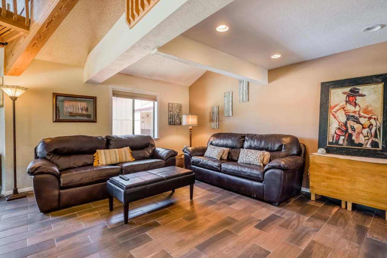 Lovely Lifts West Getaway Red River Exterior foto